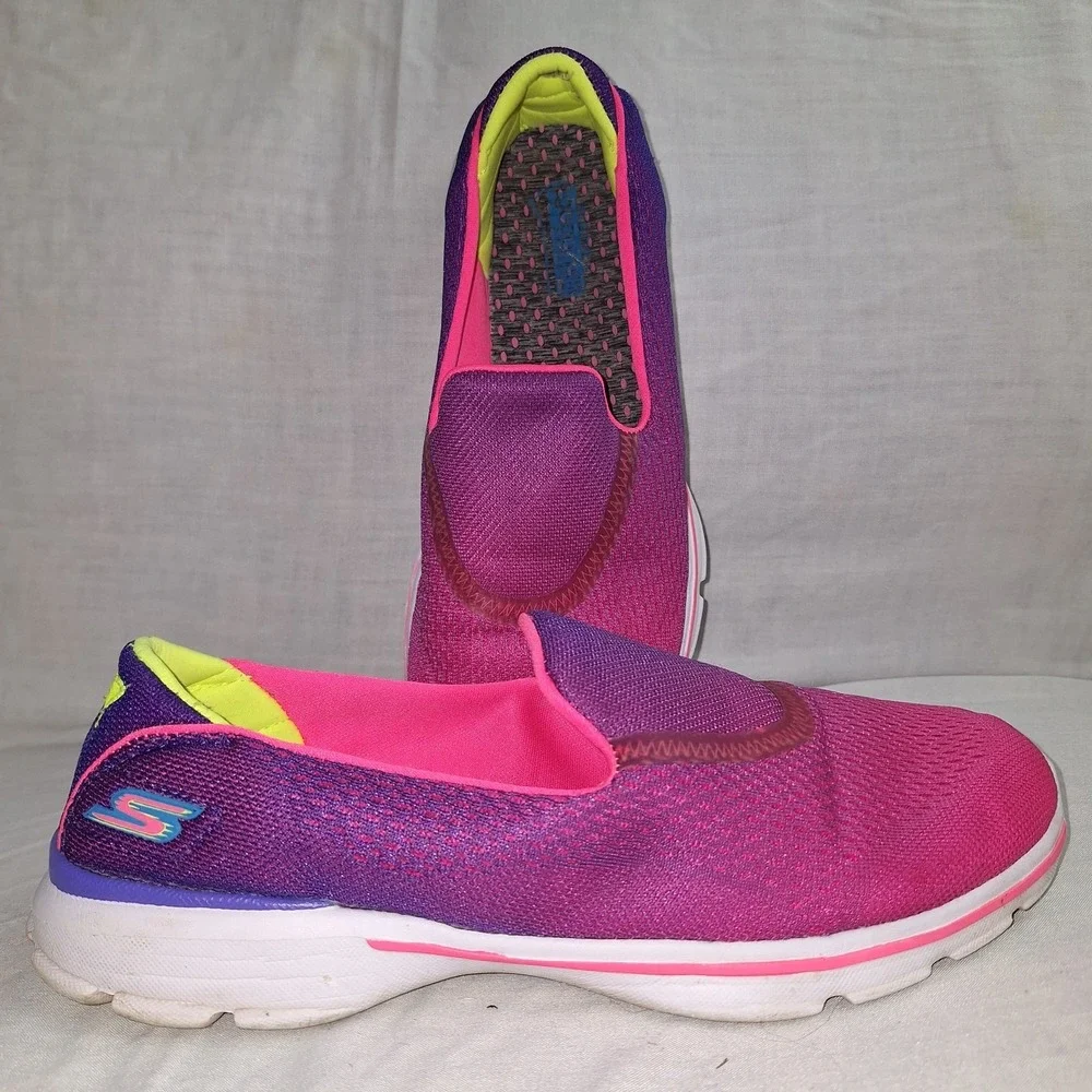 Skechers‎ Goga Mat Go Walk Slip On Sneakers Youth Size 6 Purple & Pink Walking